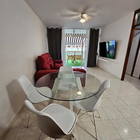 Fayser 108 Steps To With Direct Pool Access And Ac Apartament